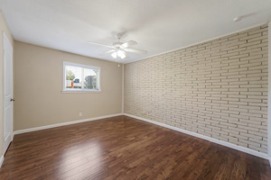 Newport-in-Dallas 26